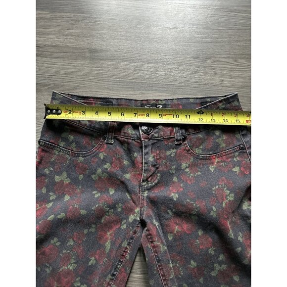 Seven7 Black legging jeans With Rose Pattern RN#109890 Size 8 Stretch Floral - Picture 6 of 8